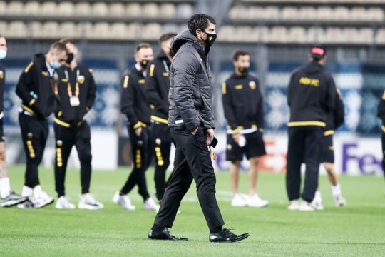 Αυτοί που μένουν… κι αυτοί που φεύγουν