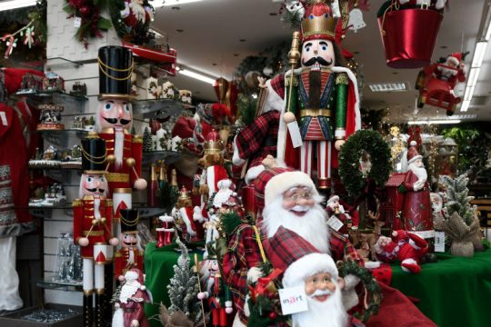 Πώς θα λειτουργήσουν τα καταστήματα με Χριστουγεννιάτικα είδη