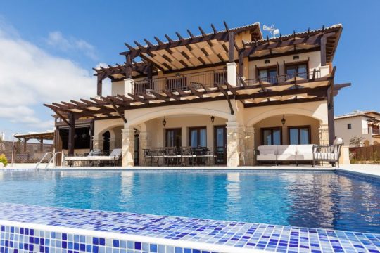 Τo Aphrodite Hills Resort του ομίλου PRODEA Investments, στη λίστα των Homes & Villas από τη Marriott International