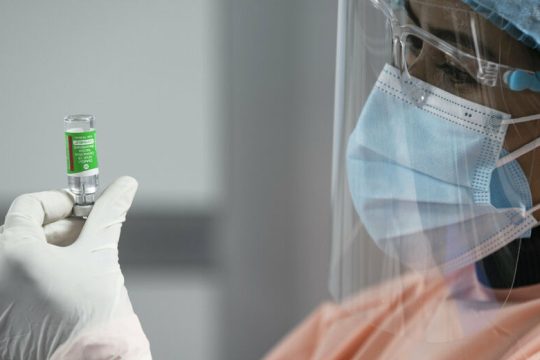 Γερμανικό «μπλόκο» στο εμβόλιο της AstraZeneca