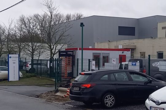 Ο πόλεμος των εμβολίων: Εφοδος στην AstraZeneca και «μηχανισμός διαφάνειας»