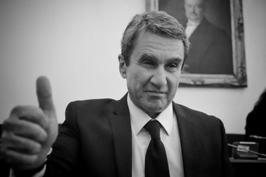 Και επίσημα υποψήφιος