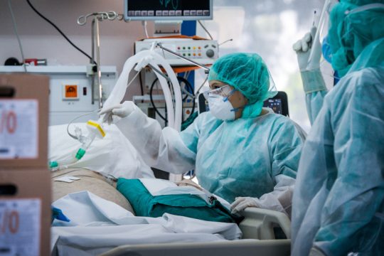 Κρήτη: Ένας ακόμη θάνατος ασθενή με κορονοϊό – Σημαντική μείωση των νοσηλειών