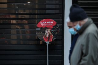 Επί ποδός το λιανεμπόριο, σε απόγνωση η εστίαση