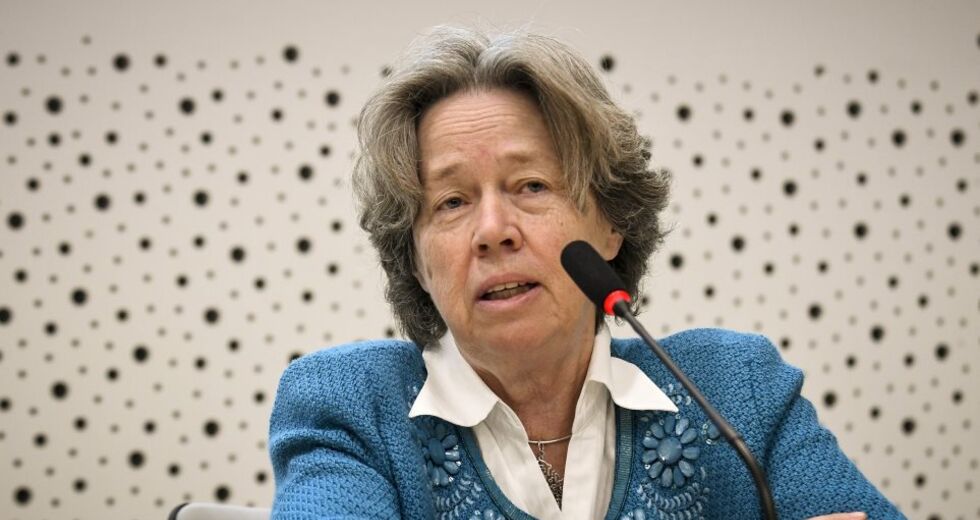 Έλλειψη διαφάνειας σε τεστ και κρούσματα καταγγέλλει και η Αθ. Λινού