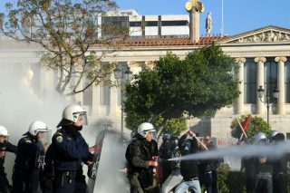 Διευκρινίσεις εκτός πραγματικότητας