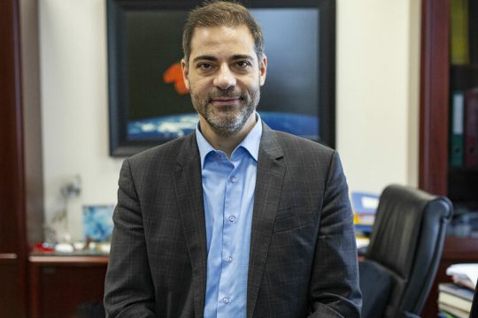 «Χαρτοπόλεμος» από τον δήμαρχο Αλίμου