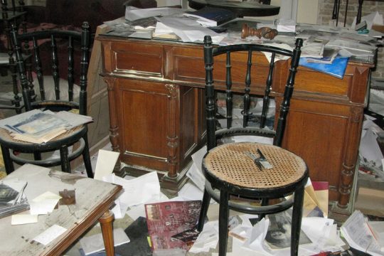 Απίστευτοι βανδαλισμοί στο Athenaeum