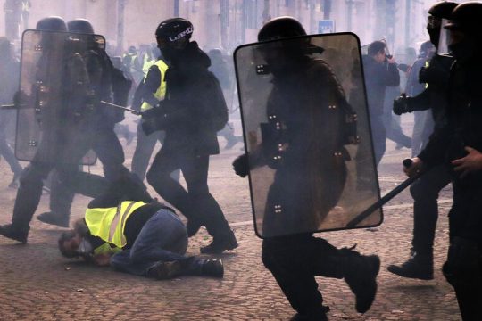 Ο Μαξ Βέμπερ, θύμα αστυνομικής βίας