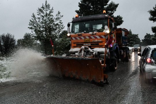 Κλειστοί δρόμοι και σχολεία λόγω της επέλασης του «Λέανδρου»