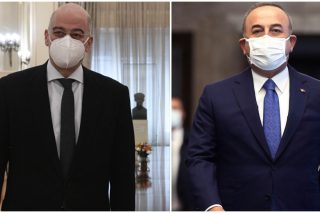Στάση αναμονής από Δένδια για τις προσκλήσεις Τσαβούσογλου