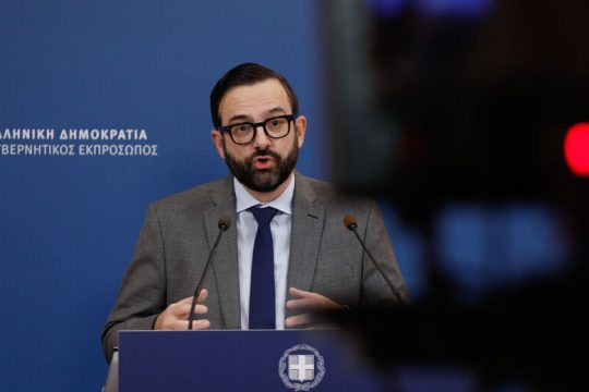 Φοβούνται τη σύγκρουση με Σαμαρά στο Μαξίμου