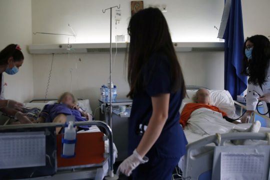 Ομόφωνο «ναι» από την επιτροπή στη χρήση κοχλικίνης κατά του Covid-19