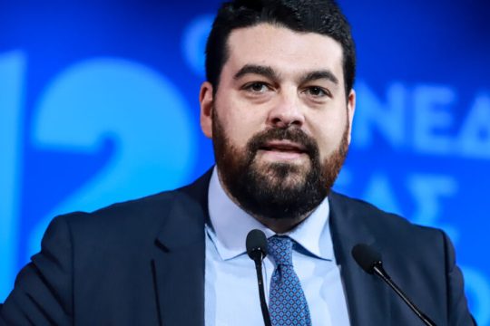 Ιδρυμα Διά Βίου… αναθέσεων, κατατμήσεων και εργολάβων