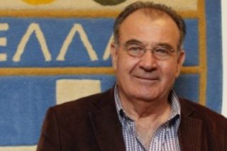 Γιατί παραιτήθηκε; Γιατί δεν παραιτήθηκε;