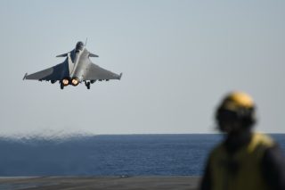 Διερευνητικές με ψηφισμένα τα 12 μίλια στο Ιόνιο και την αγορά των 18 Rafale