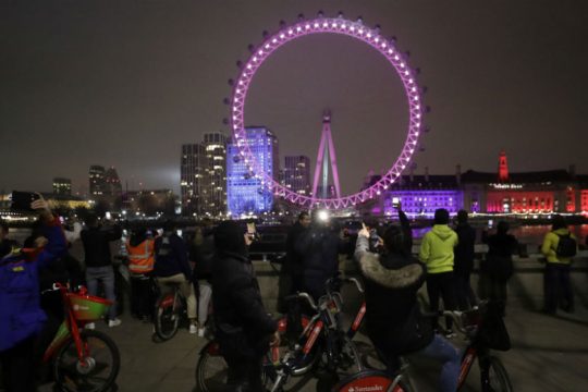 Brexit: Νέα, δύσκολη, εποχή ξημέρωσε για τη Μ. Βρετανία εν μέσω έξαρσης του Covid-19