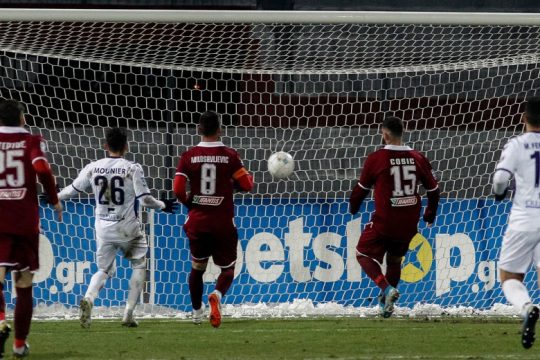 Νίκες για Αστέρα και Απόλλωνα στη Super League