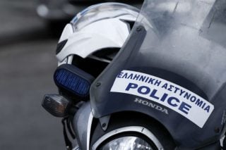 Μεταμεσονύχτια επιδρομή εναντίον πρώην βουλευτή του ΣΥΡΙΖΑ