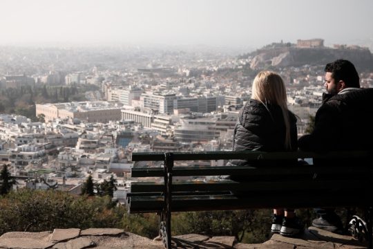 Ένα βήμα πριν τα νέα μέτρα στην Αττική-Τι εισηγούνται οι ειδικοί