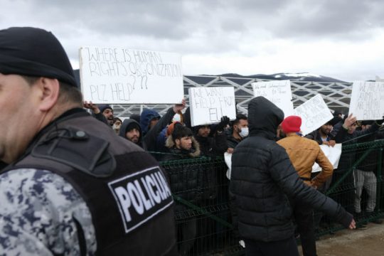 Σε κίνδυνο πρόσφυγες και μετανάστες στη Βοσνία