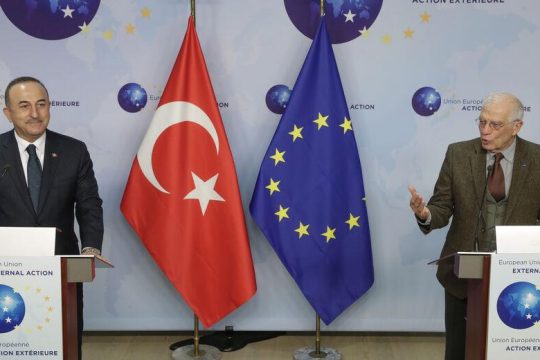 Οι διερευνητικές συνομιλίες και το διεθνές πλαίσιο