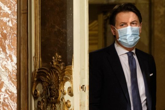 Ο Κόντε παίζει τα ρέστα του
