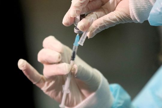 Νορβηγία: Ο εμβολιασμός βαριά ασθενών ή ηλικιωμένων άνω των 80 μπορεί να είναι επικίνδυνος