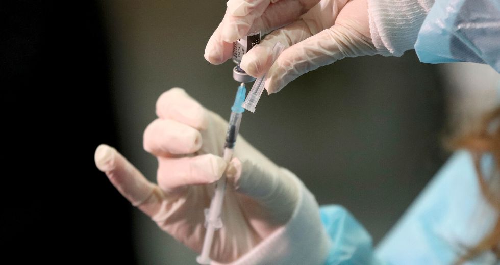 Νορβηγία: Ο εμβολιασμός βαριά ασθενών ή ηλικιωμένων άνω των 80 μπορεί να είναι επικίνδυνος