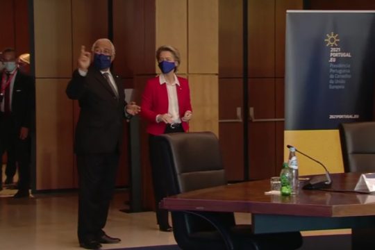 Θετική στην υιοθέτηση πιστοποιητικού εμβολιασμού η πρόεδρος της Κομισιόν