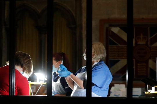 Αρνητικό ρεκόρ με πάνω από 1.800 νεκρούς στη Βρετανία
