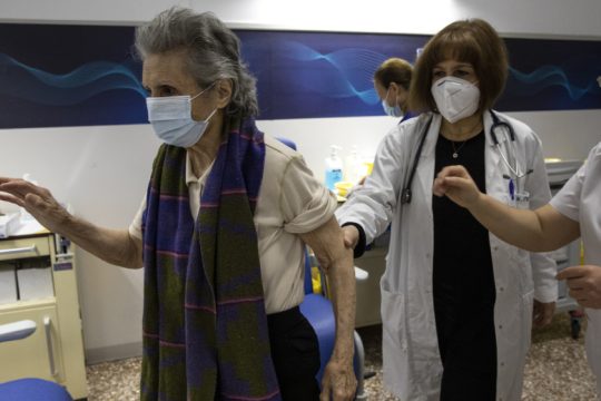 Εμβολιασμοί και δόσεις στον αέρα
