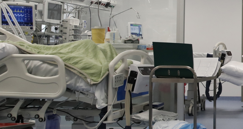 Αυξήθηκαν οι νεκροί, μείωση σε κρούσματα – διασωληνωμένους
