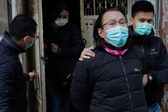 Χονγκ Κονγκ: Πάνω από 10 συλλήψεις πολιτών με την υποψία ότι βοήθησαν ακτιβιστές