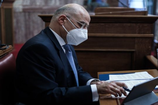 «Η Ελλάδα σε συζήτηση με οποιαδήποτε χώρα δεσμεύεται από το ευρωπαϊκό κεκτημένο»
