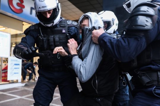Άγρια καταστολή στη συγκέντρωση για τον Κουφοντίνα
