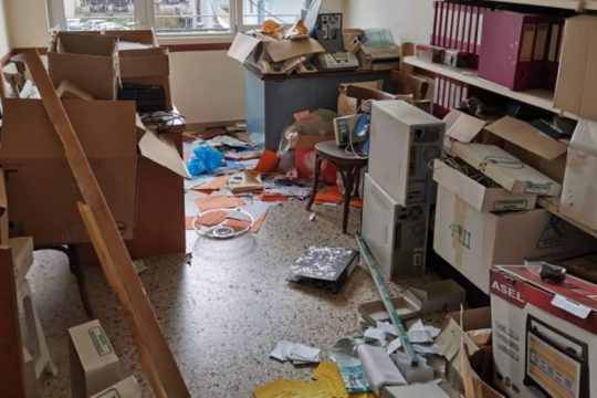 Διέρρηξαν το Εργατικό Κέντρο Χανίων, εκτεταμένες ζημιές
