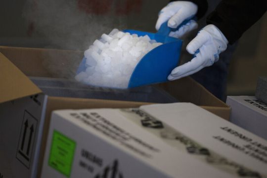 Αναβολές εμβολιασμών: Οι καταγγελίες πληθαίνουν, τα ερωτήματα παραμένουν