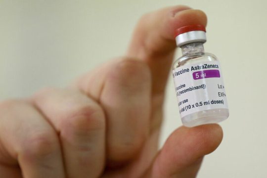 «Πράσινο» φως του Ευρωπαϊκού Οργανισμού Φαρμάκων στο εμβόλιο της Astrazeneca