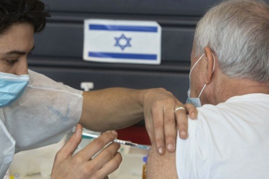 Εμβολιαστικό «θαύμα»… με πολλούς αστερίσκους