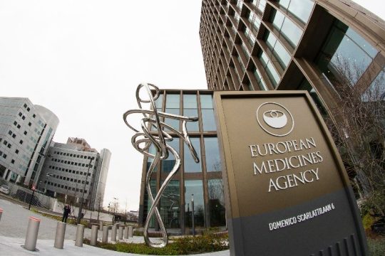 Η Ε.Ε. αναμένει αίτημα για έγκριση του εμβολίου της Johnson & Johnson