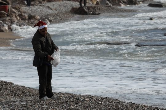 «Να παραμείνουμε όρθιοι»