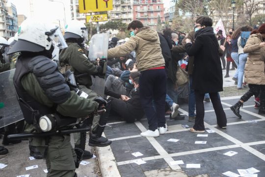 «Σκυλιά» το πρωί, «γατάκια» το βράδυ