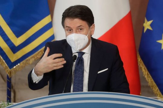 Κυβερνητική κρίση στην Ιταλία με αφορμή τη διαχείριση των πόρων για την πανδημία