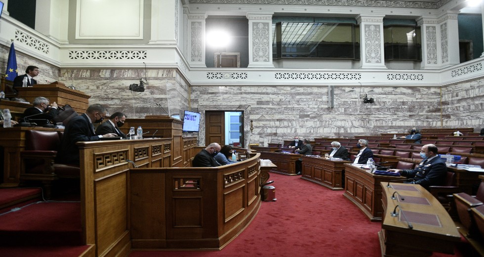 «Γαλάζιος» καυγάς στη Βουλή για τα Rafale