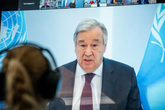Ατυπη πενταμερής για το Κυπριακό