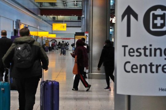 Σε εξήντα χώρες έχει εξαπλωθεί το βρετανικό στέλεχος του κορονοϊού
