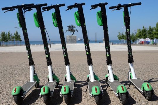 Προσπάθησε να διαφύγει με… ηλεκτρικό πατίνι