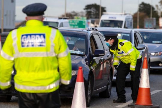 Στο όριό τους τα νοσοκομεία στην Ιρλανδία, τετραπλασιάστηκε το ποσοστό μολύνσεων