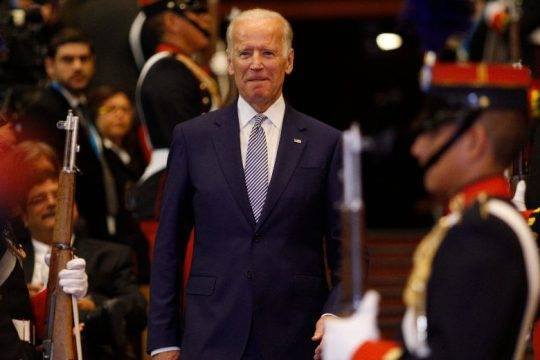 Μέτρα Μπάιντεν για την αντιμετώπιση της φτώχειας εν μέσω πανδημίας